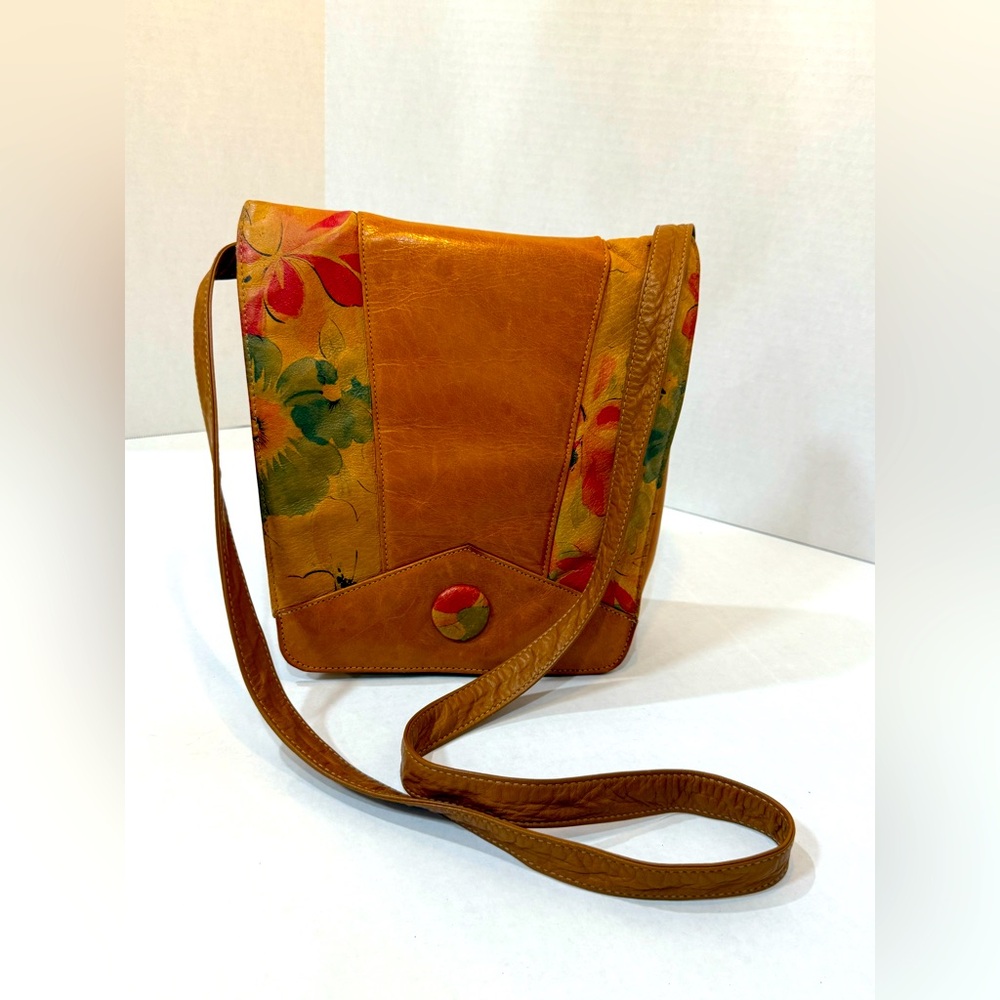 Vittorio Perini Vintage Leather Handbag Tan & Floral Patterns W/Flap Closure